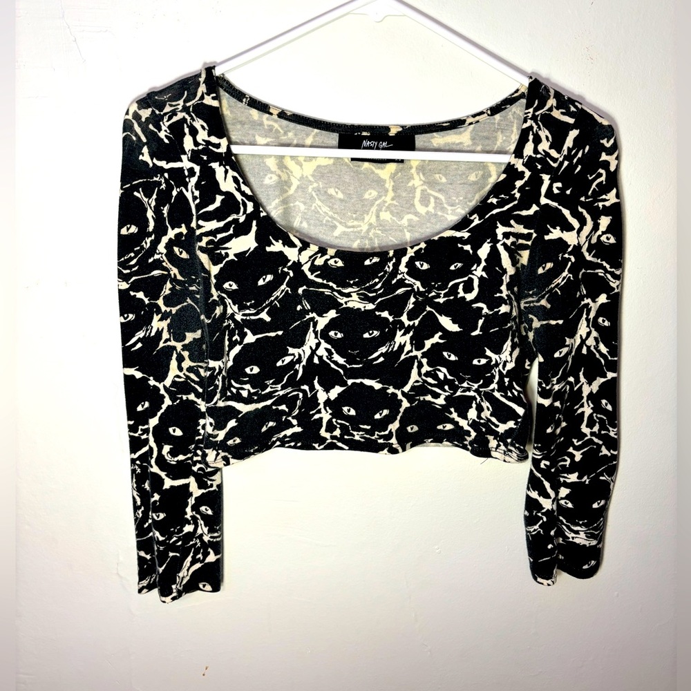 Meow! Adorable black and white cat print cropped top